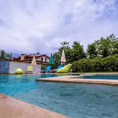 Сasa de vacaciones Maximus - Solo 4 Bedroom Sea View Private Fethiye