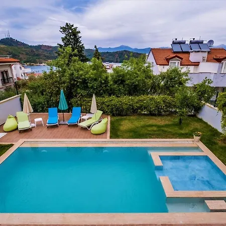 Maximus - Solo 4 Bedroom Sea View Private Semesterbostad *