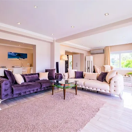 Semesterbostad Maximus - Solo 4 Bedroom Sea View Private Fethiye